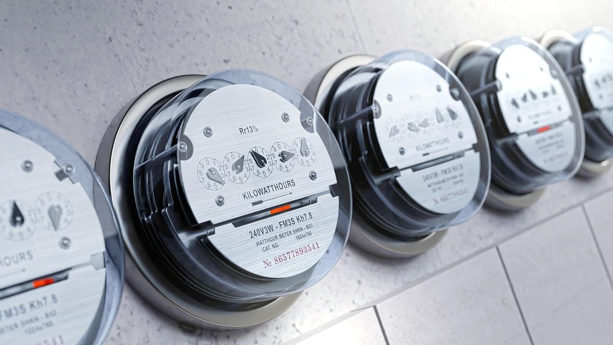 Medidores de energia elétrica que marcam o consumo em quilowatt-hora